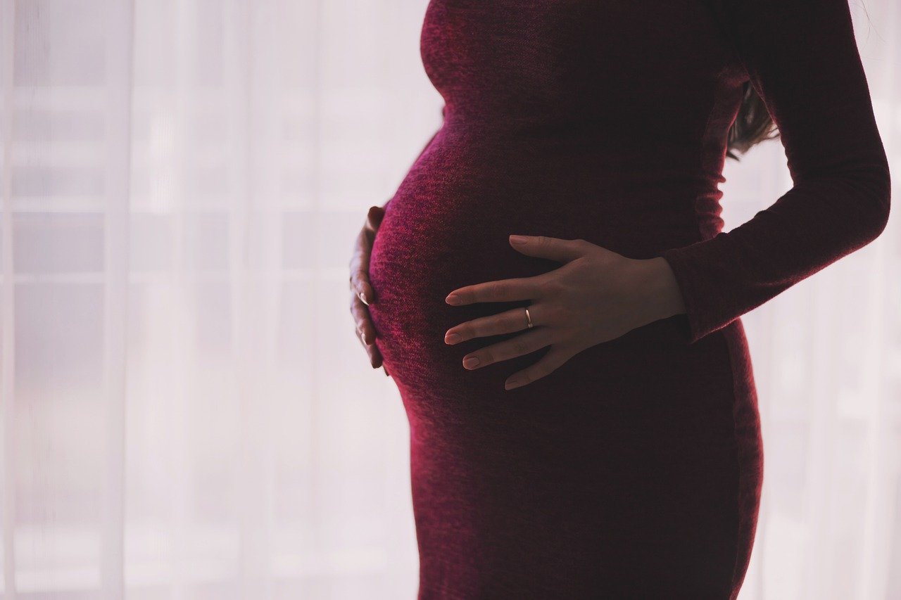 Licença-maternidade: descubra as regras sobre a estabilidade da gestante